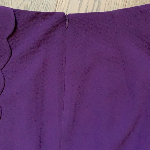 SOLD Club Monaco Crepe Skirt with Scallop detail size 0 - Picture 7 of 9